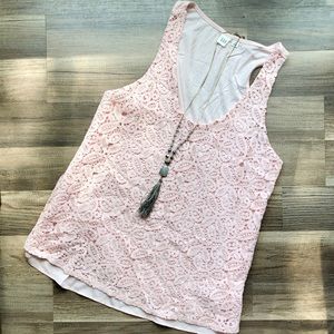 🛍BOGO GAP Blush Lace Sleeveless Top